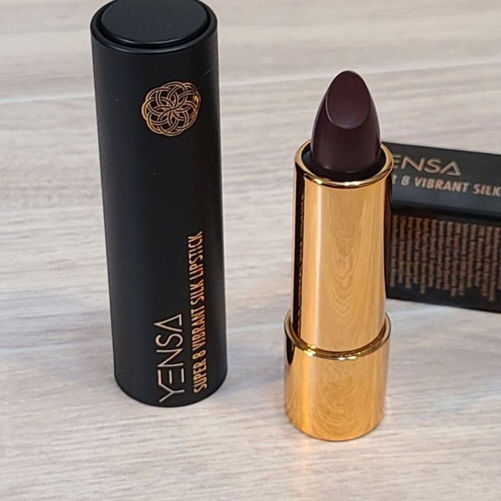 Yensa Super 8 Vibrant Silk Lipstick In Captivate .12oz 3.5g Full Size NWB